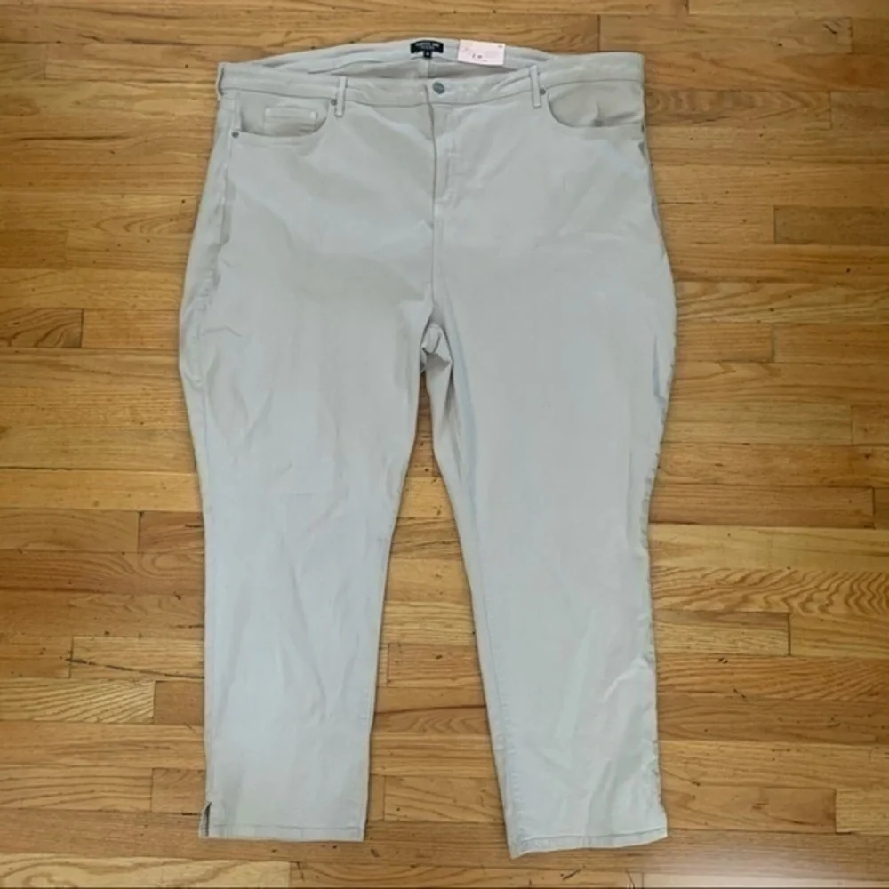NWT NYDJ curves 360 size 28 slim ankle jeans